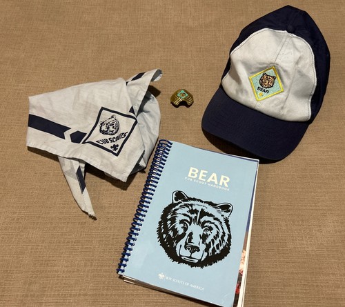 Bear cub scout set official - scout,